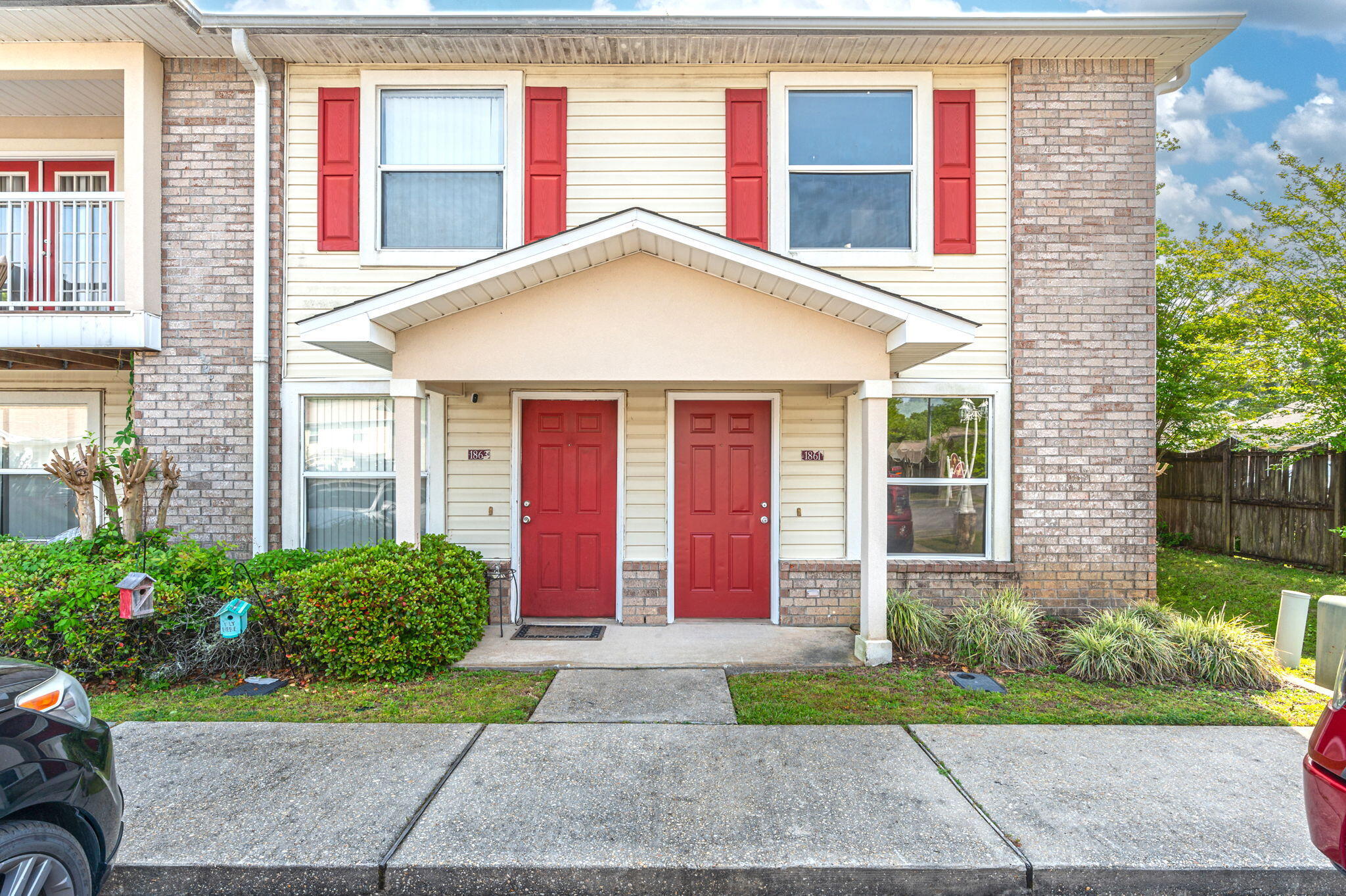 SHAY LIN T/H - Residential