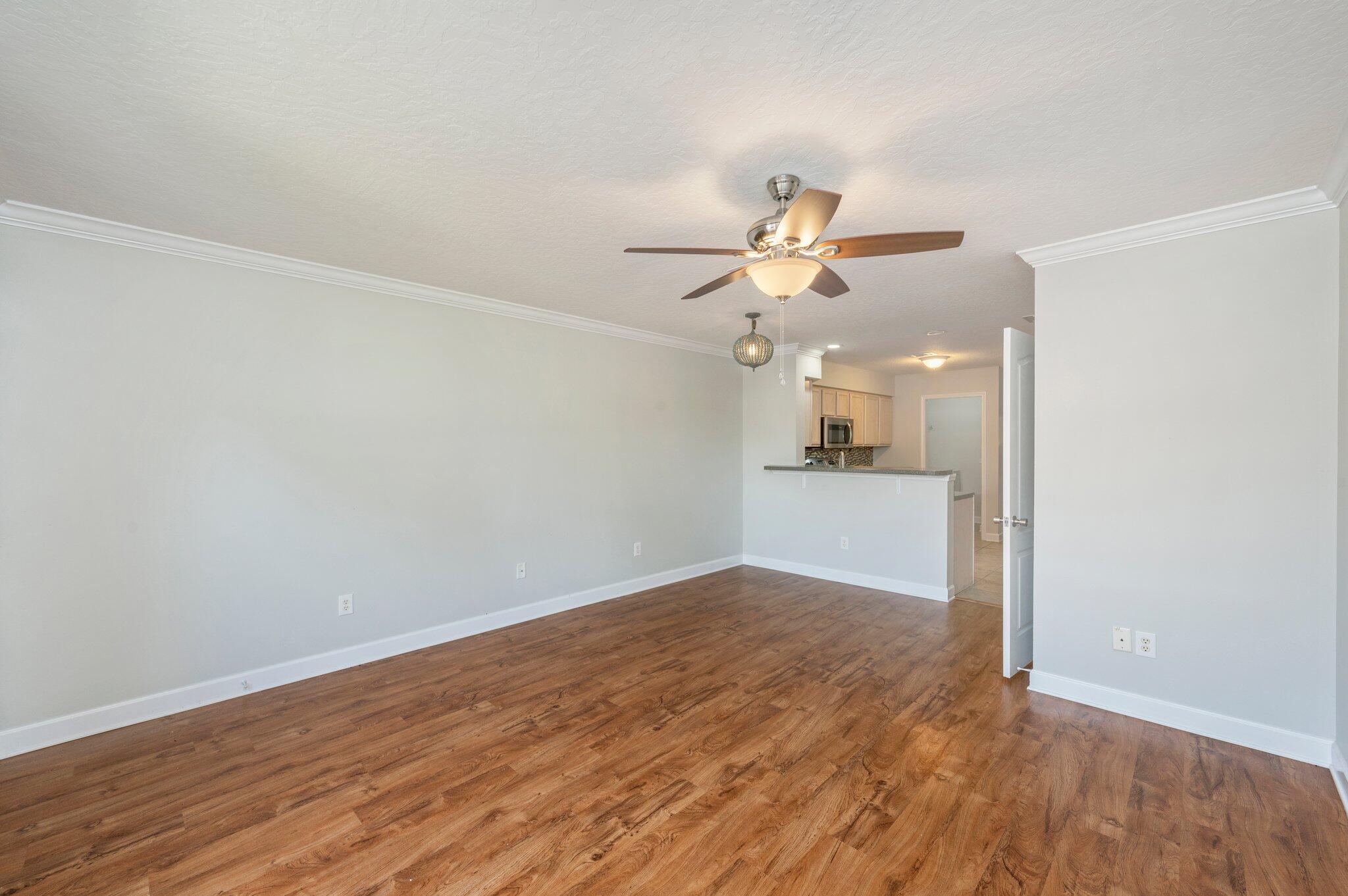 SHAY LIN T/H - Residential