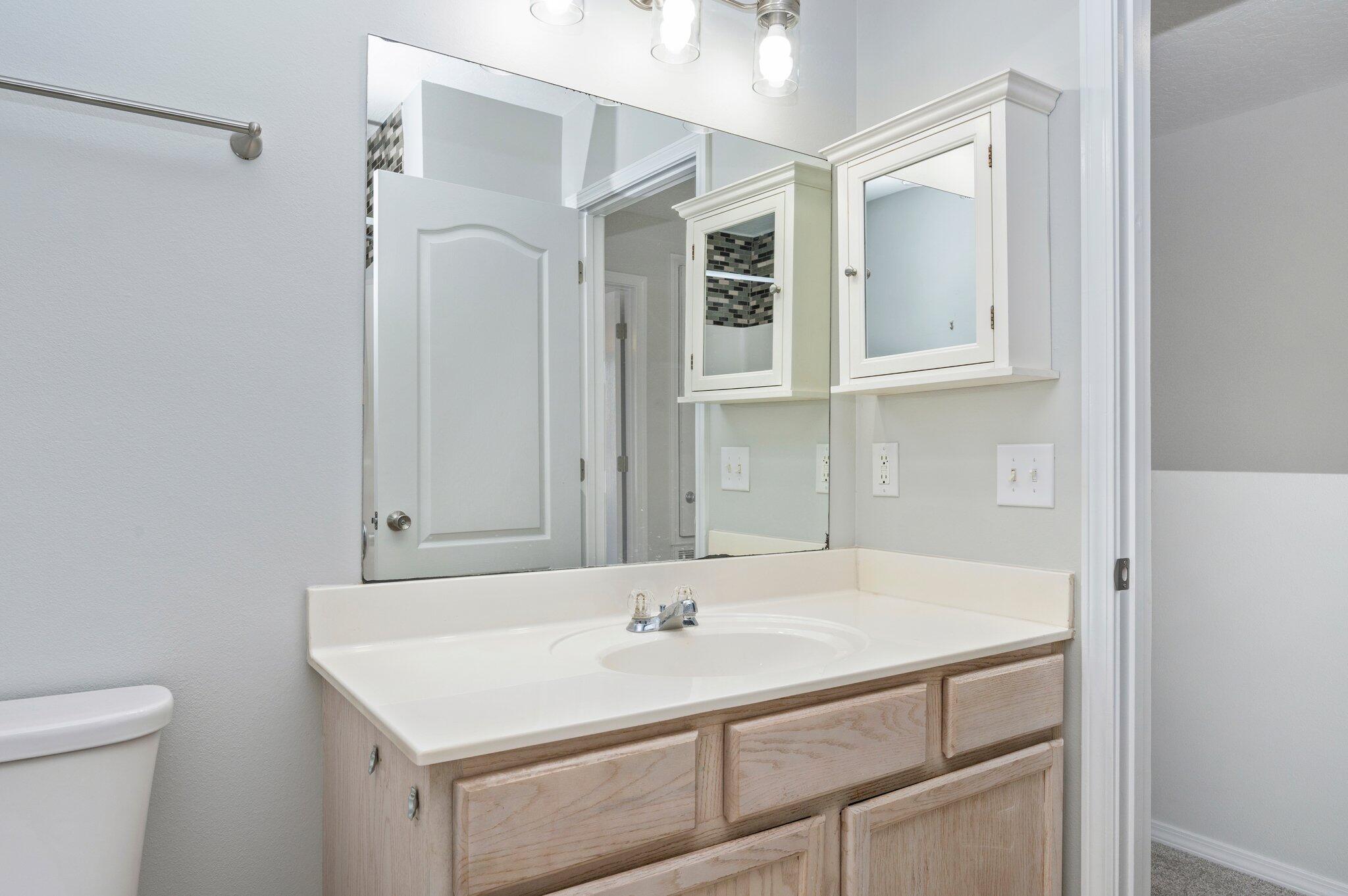 SHAY LIN T/H - Residential