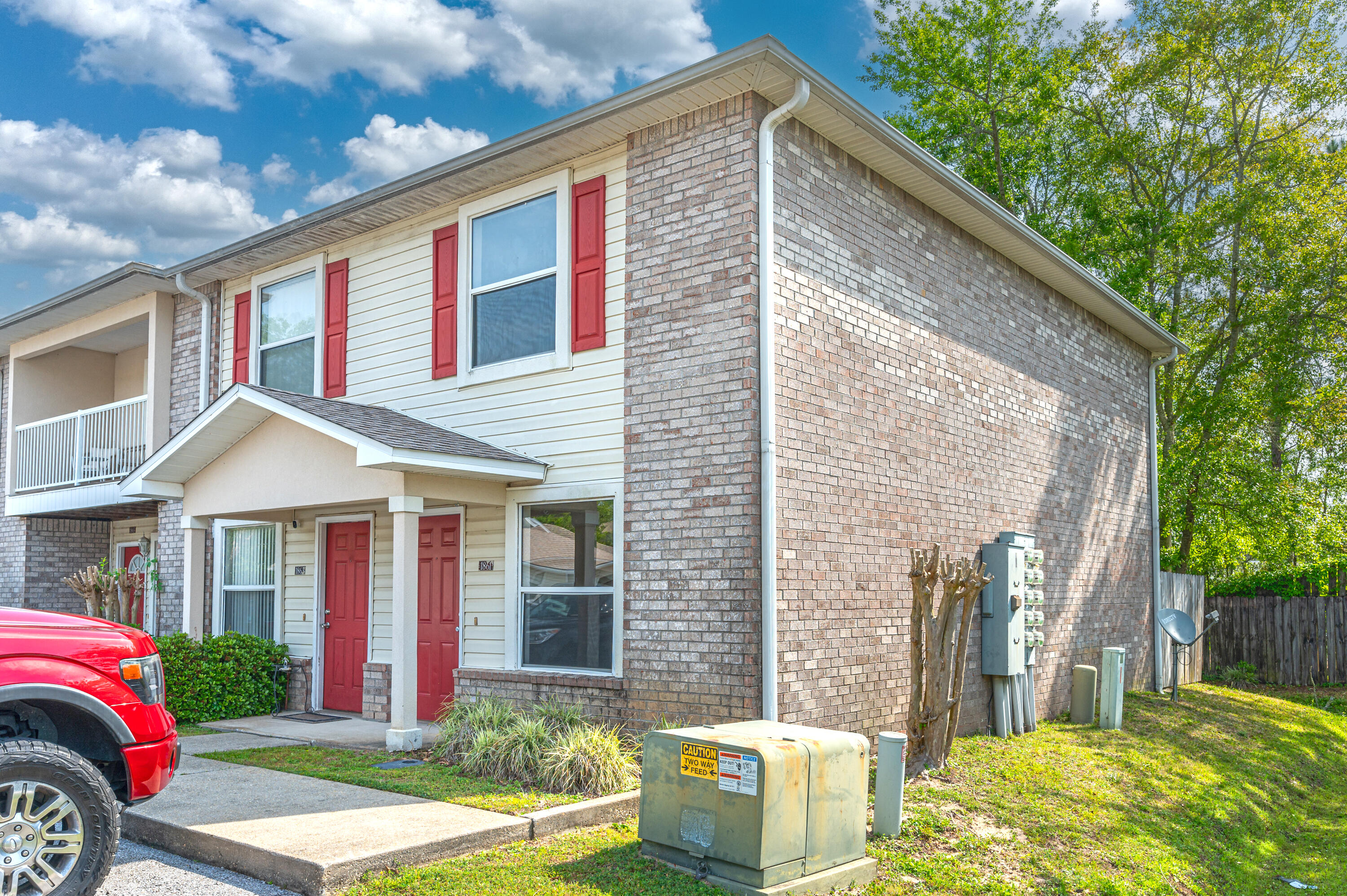 SHAY LIN T/H - Residential