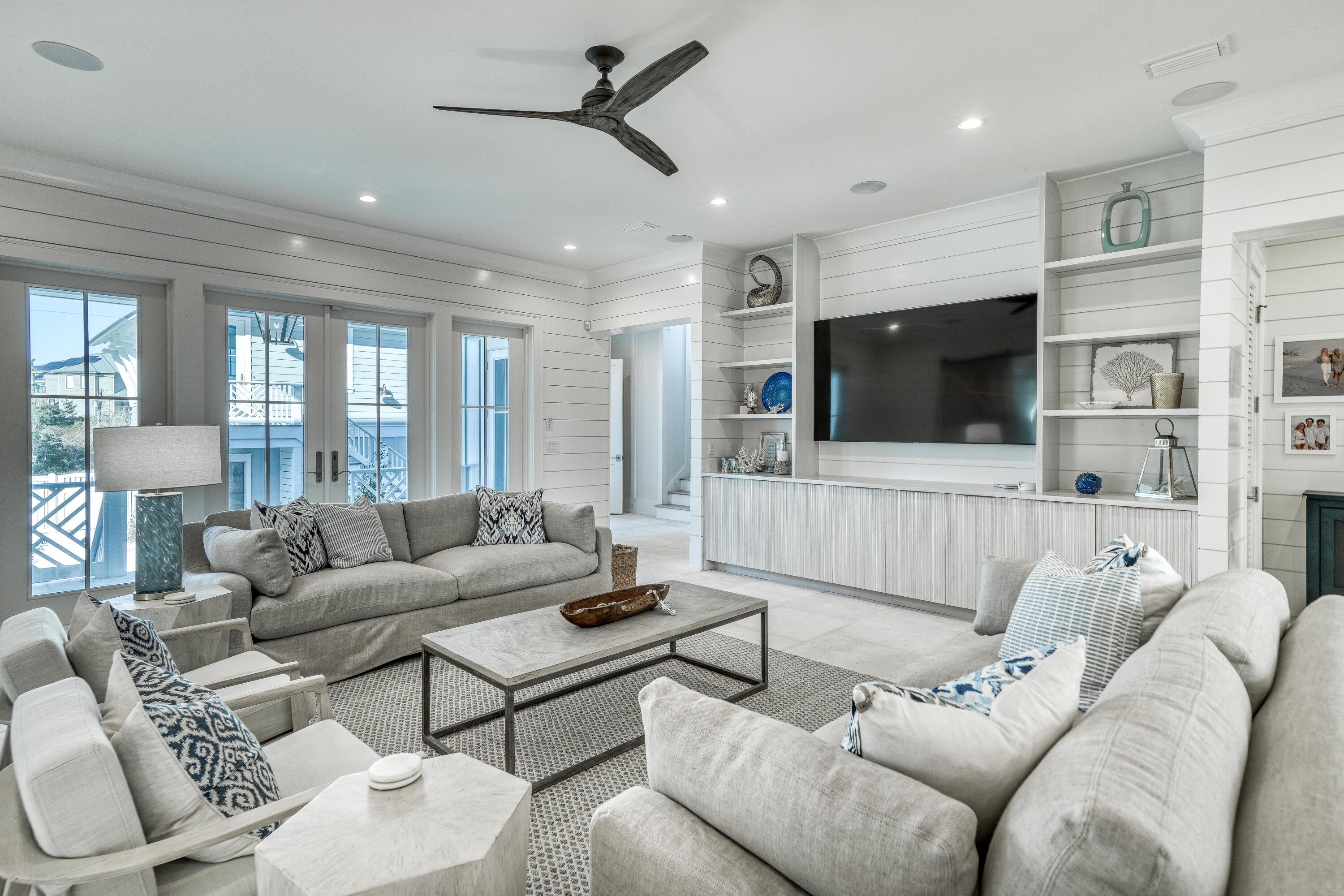 BEACH HIGHLAND - Residential