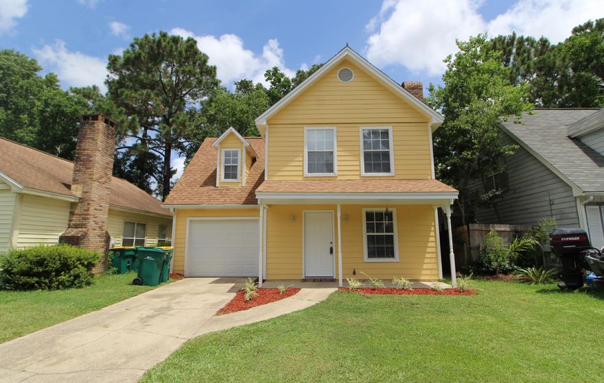 MOVE-IN READY AND CUTE AS THEY COME! Fantastic curb appeal with new hardy board siding, freshly painted and a new roof too. Spacious living area with beautiful laminate flooring, crown molding and a center fireplace for those cozy winter nights. Light and bright kitchen with new granite counter space and a pantry. Dining area is placed perfectly in front of the sliding glass door that leads out to the open patio and deck area for grilling. Half bath is conveniently located downstairs. Master bedroom has raised and vaulted ceilings and the master bath has a walk-in closet and extended vanity. Large front bedroom also has raised and vaulted ceiling. Additional bedroom has two closets over the gables. Situated on a quiet cul-de-sac just waited for you to move in. Close to shopping, schools, restaurants and between Hurlburt AFB and Eglin AFB.  Call today to take a look inside and start packing.....