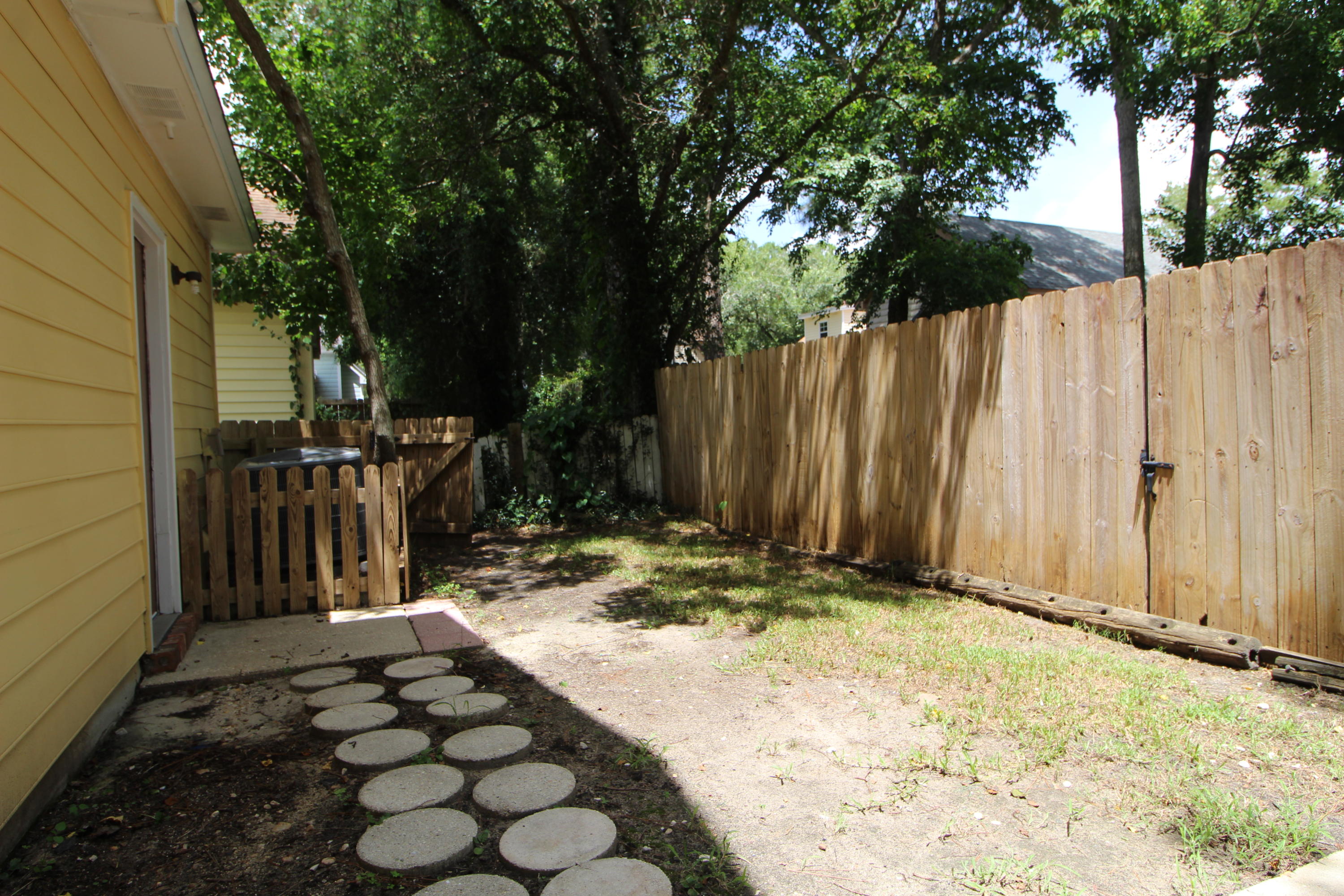 WILLOW BEND PH I LOT 8 - Residential