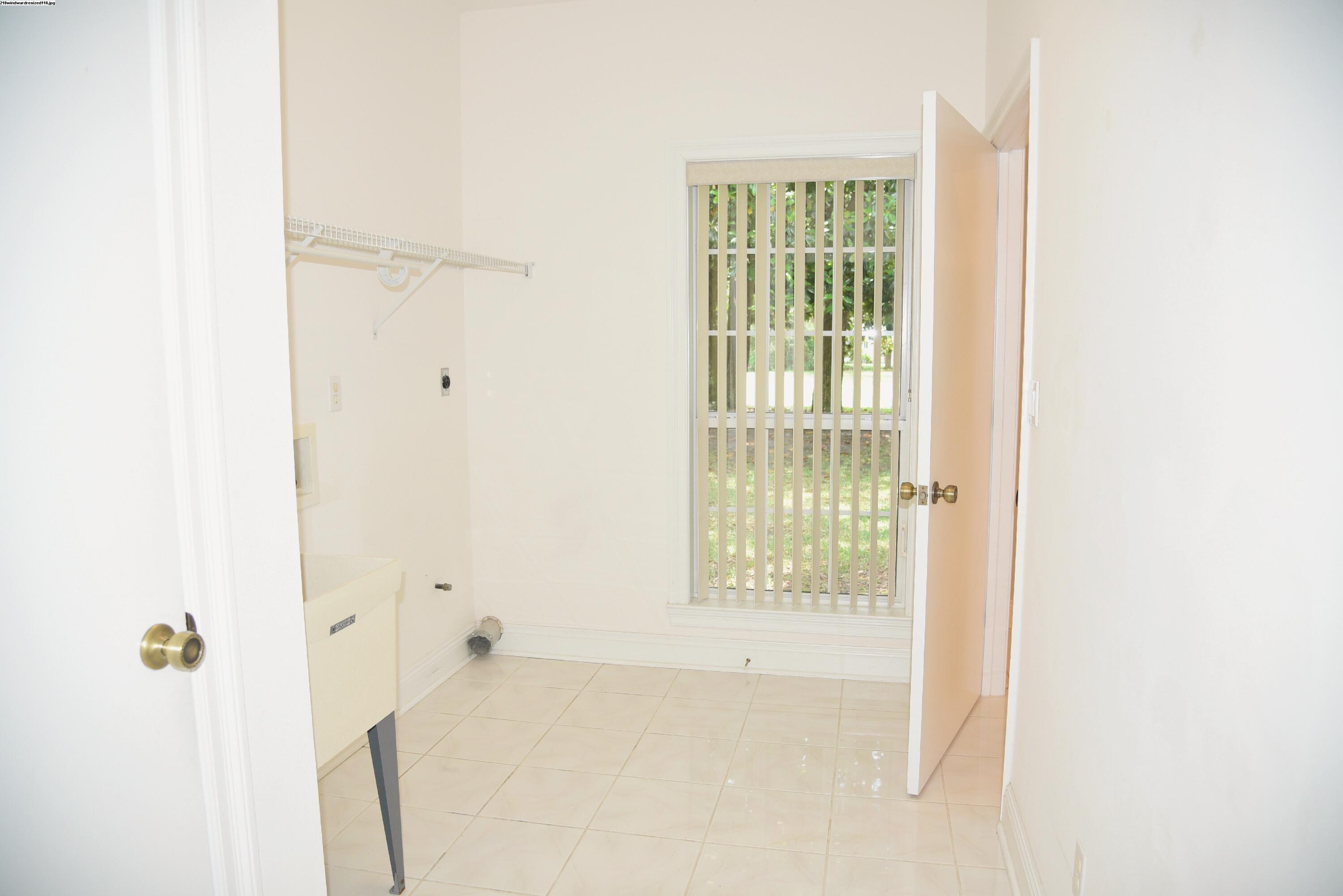 WINDWARD COVE - Residential Lease