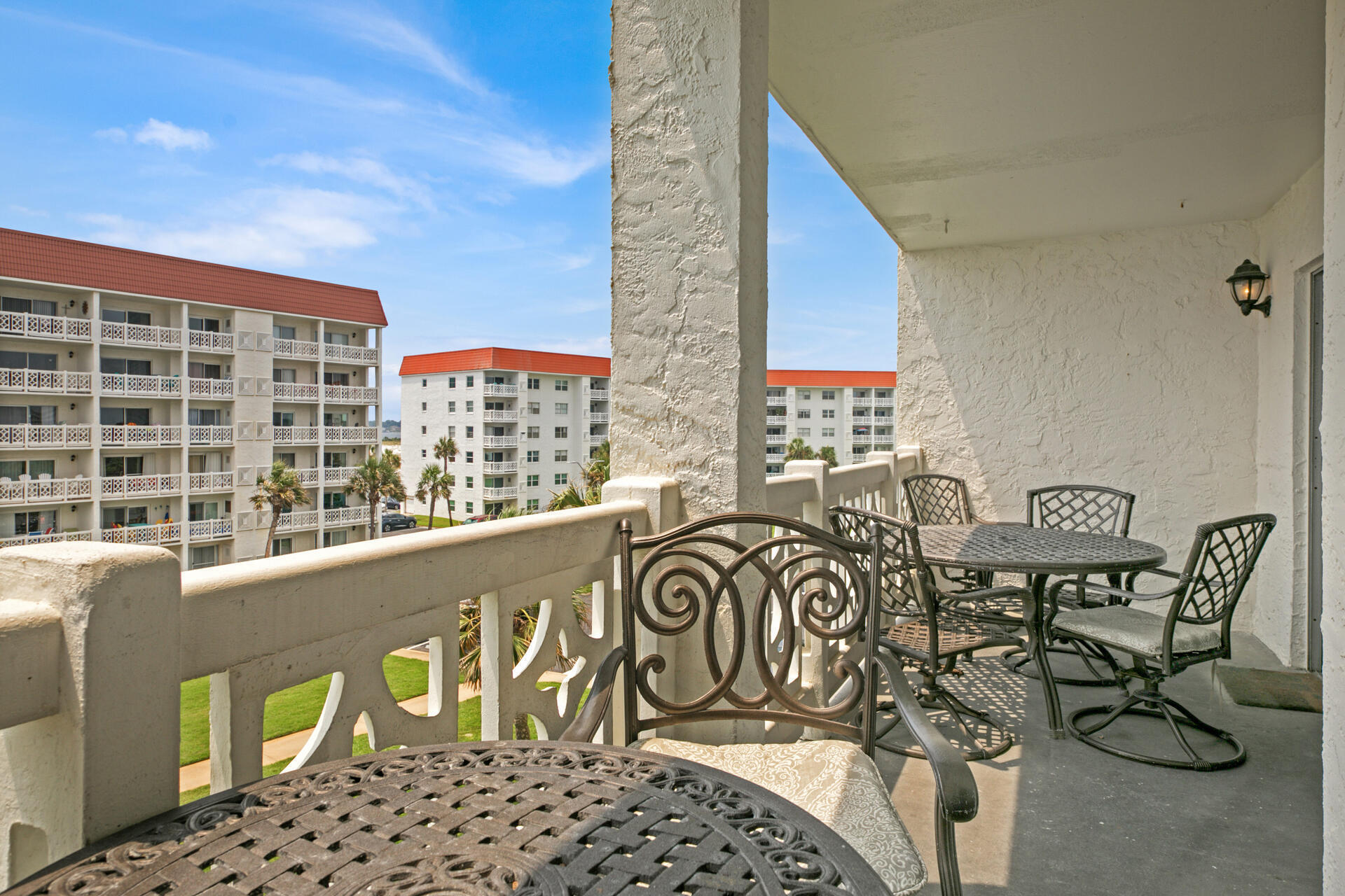 EL MATADOR CONDO - Residential