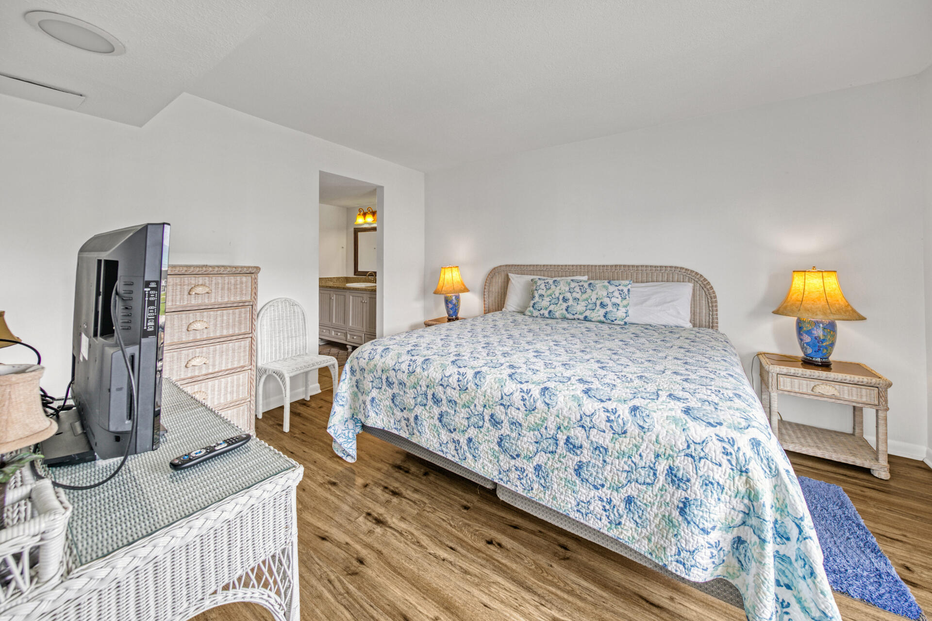 EL MATADOR CONDO - Residential