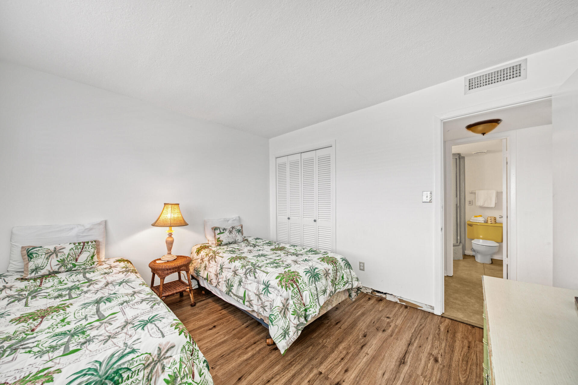 EL MATADOR CONDO - Residential