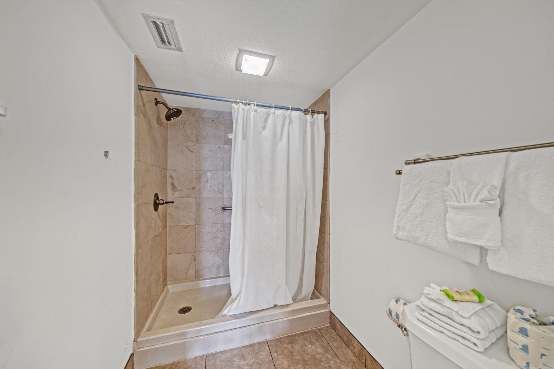 EL MATADOR CONDO - Residential