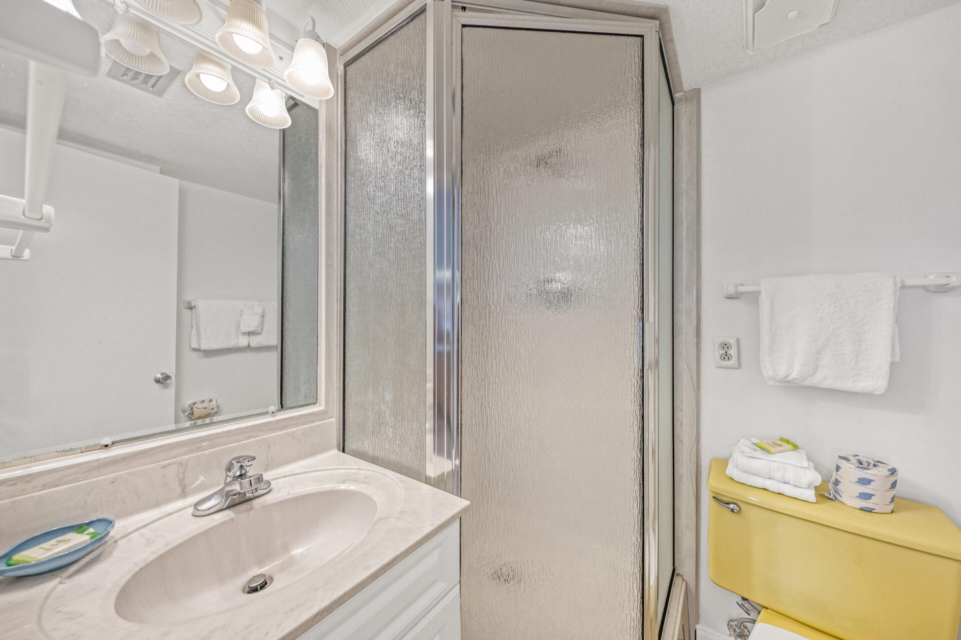 EL MATADOR CONDO - Residential