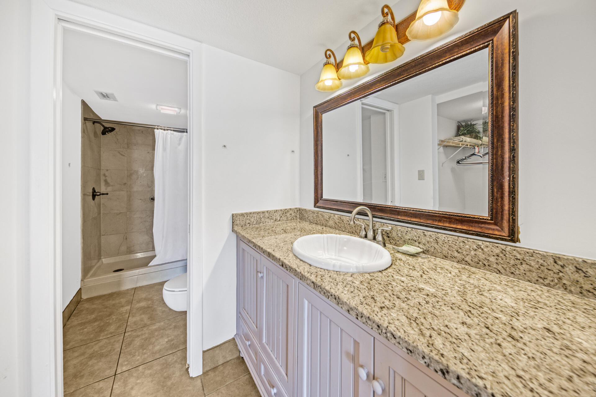 EL MATADOR CONDO - Residential