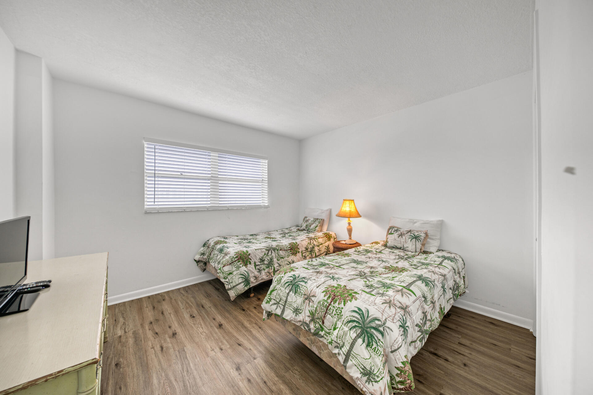 EL MATADOR CONDO - Residential