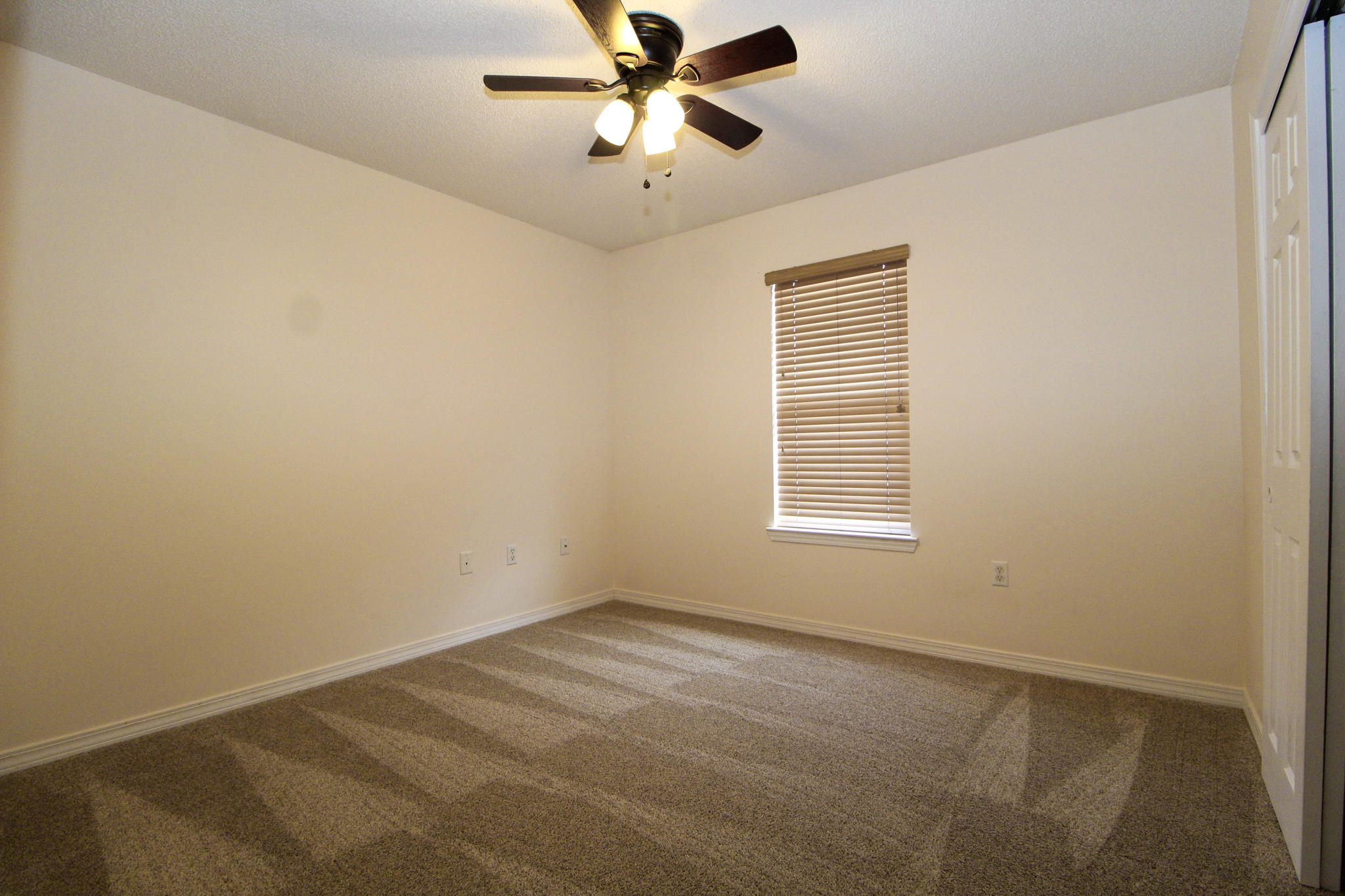 ASHBERRY WOODS - Residential