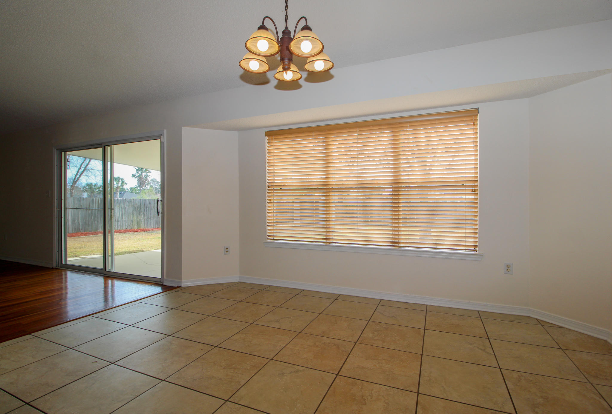 ASHBERRY WOODS - Residential