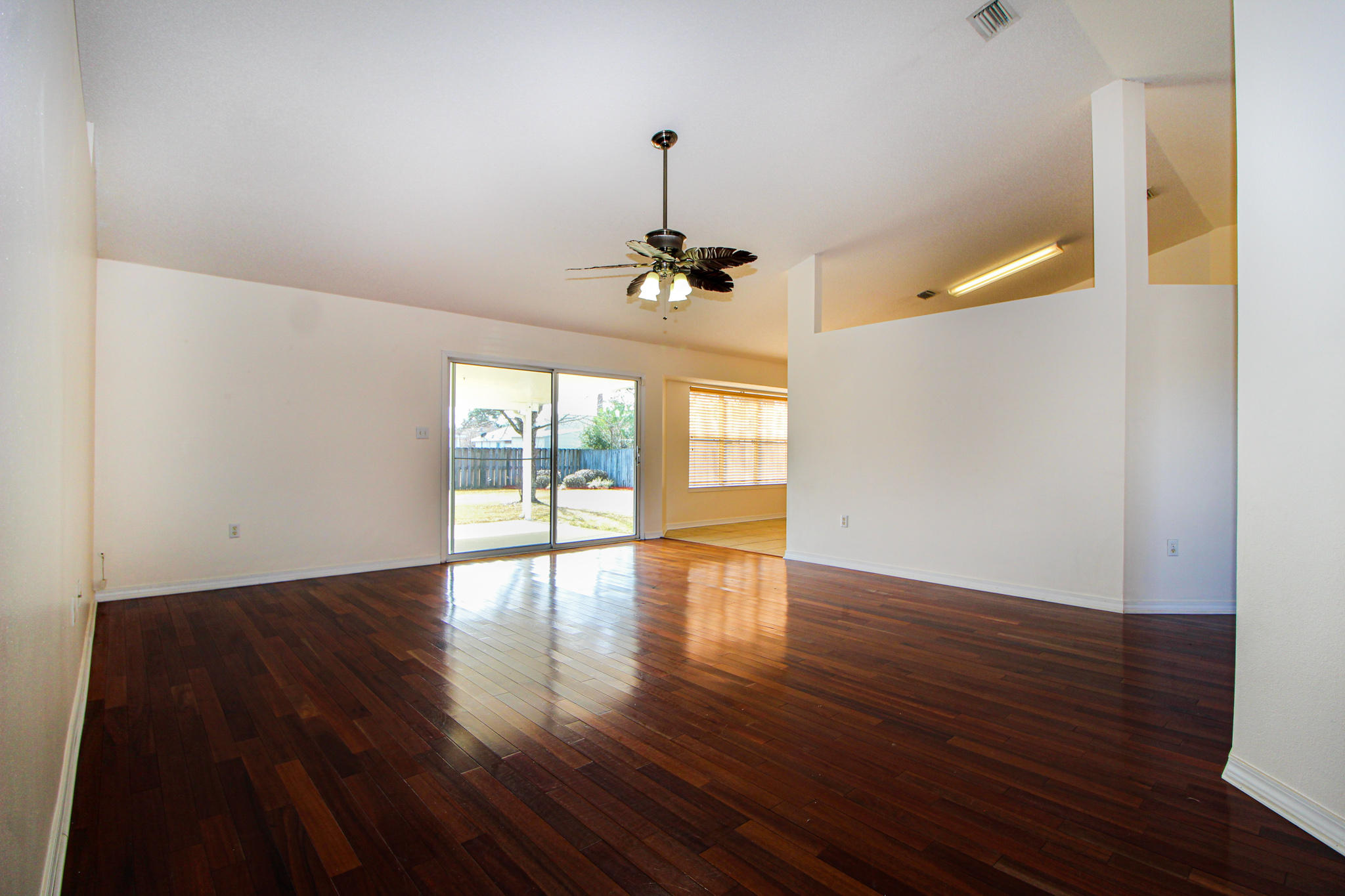 ASHBERRY WOODS - Residential