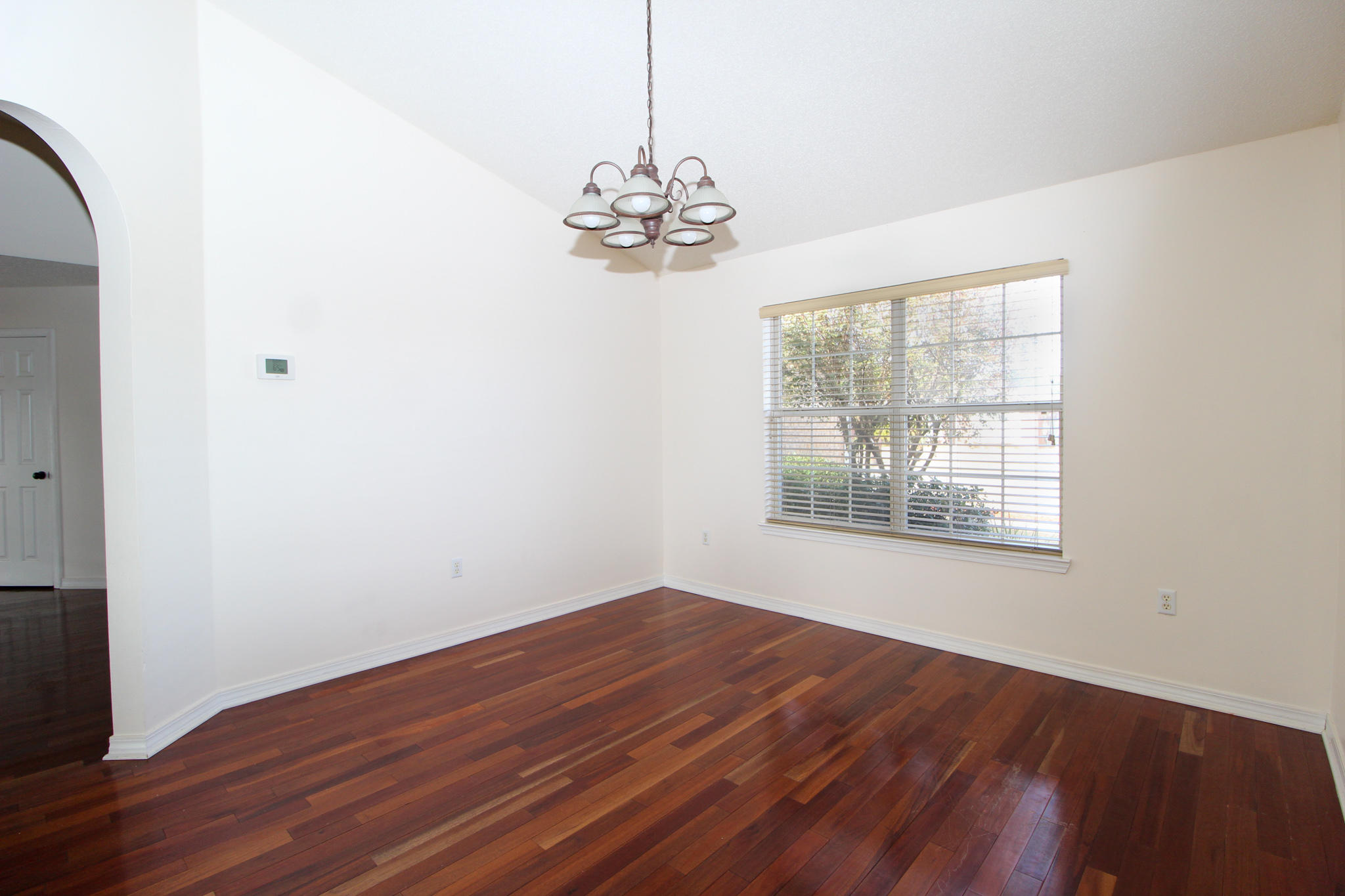 ASHBERRY WOODS - Residential