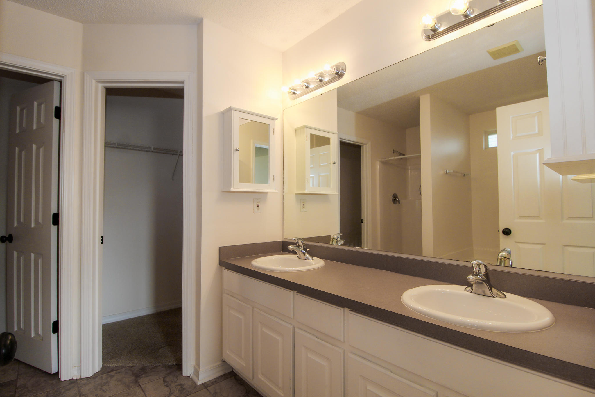 ASHBERRY WOODS - Residential