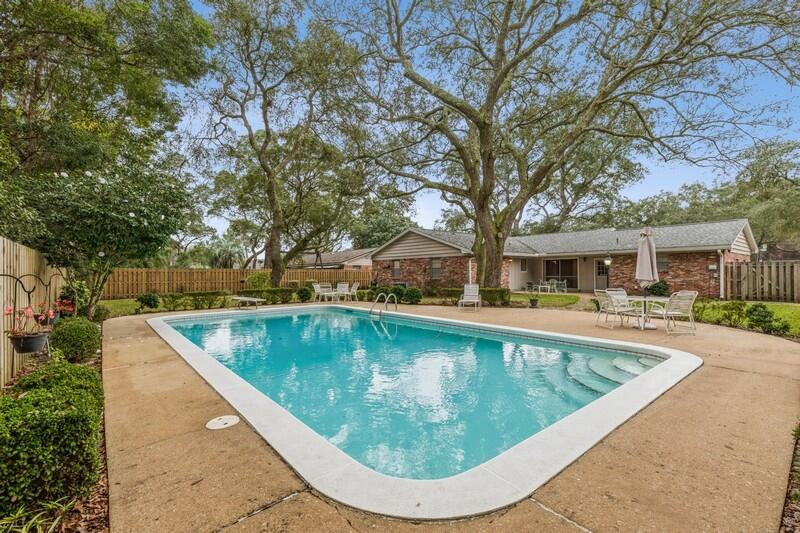 FOREST PARK LOT 32 BLK A - Residential