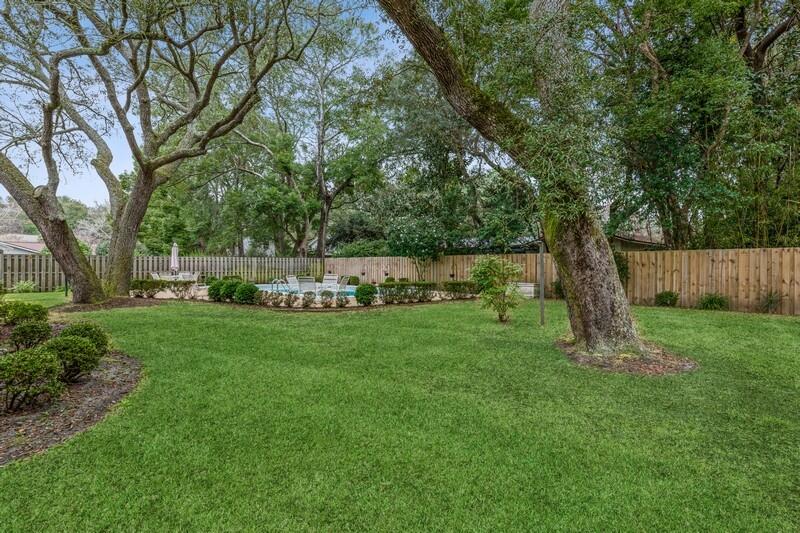 FOREST PARK LOT 32 BLK A - Residential