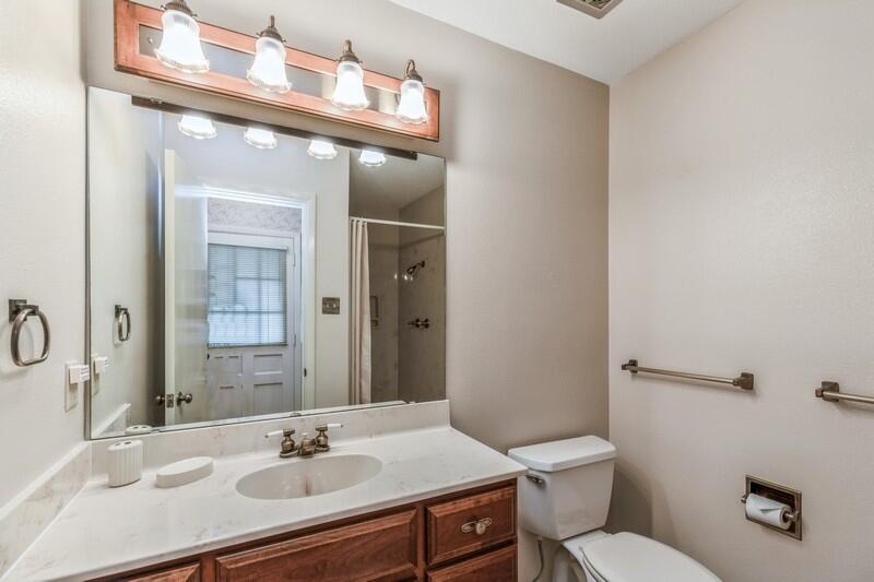 FOREST PARK LOT 32 BLK A - Residential