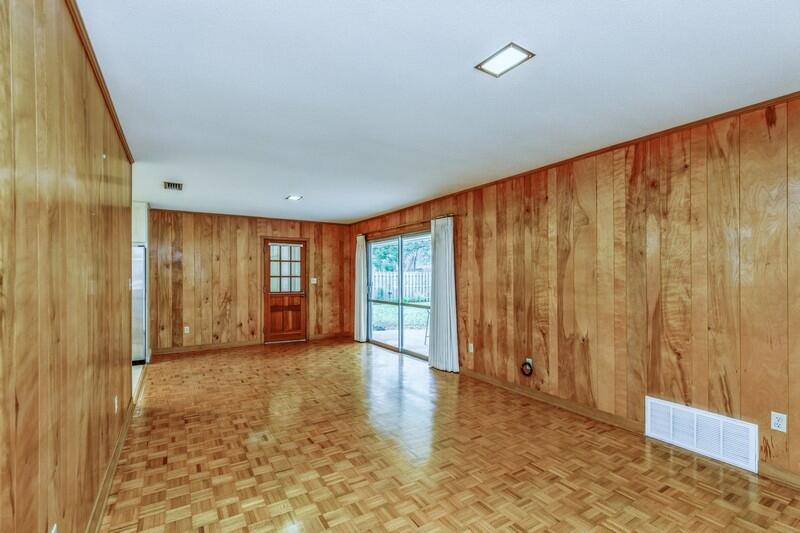 FOREST PARK LOT 32 BLK A - Residential