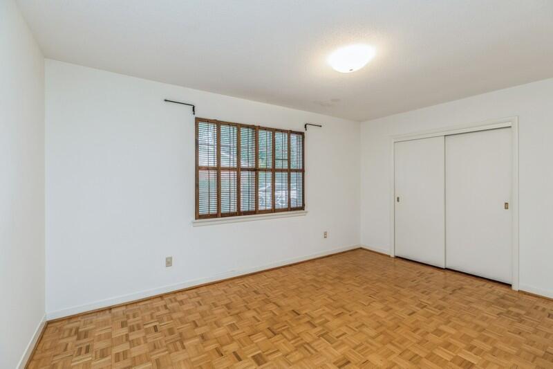 FOREST PARK LOT 32 BLK A - Residential