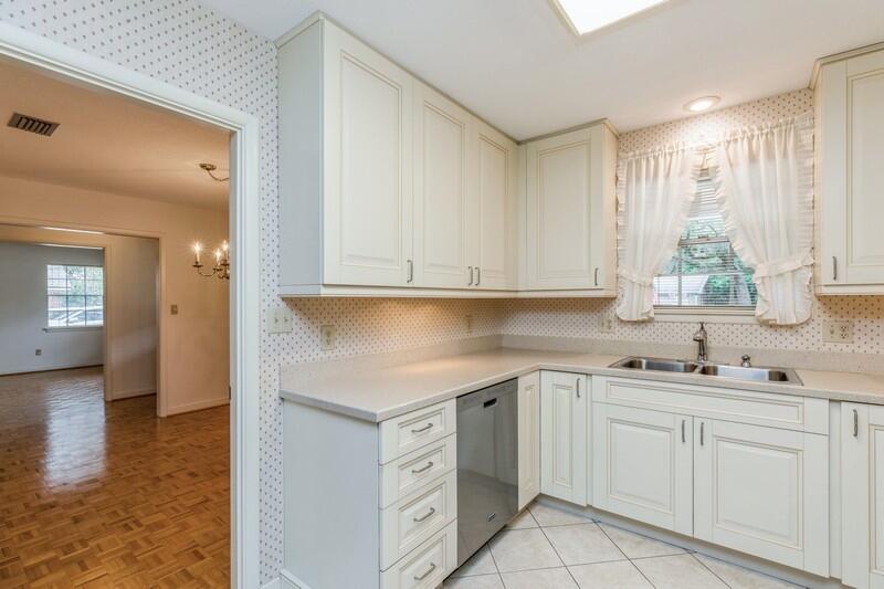 FOREST PARK LOT 32 BLK A - Residential