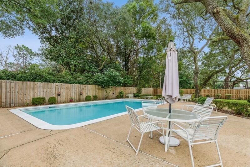 FOREST PARK LOT 32 BLK A - Residential