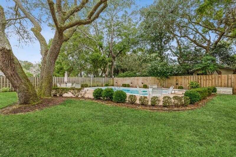 FOREST PARK LOT 32 BLK A - Residential