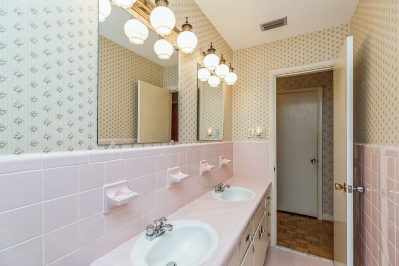 FOREST PARK LOT 32 BLK A - Residential