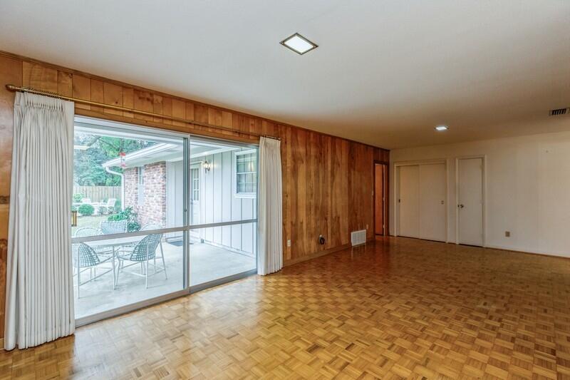 FOREST PARK LOT 32 BLK A - Residential