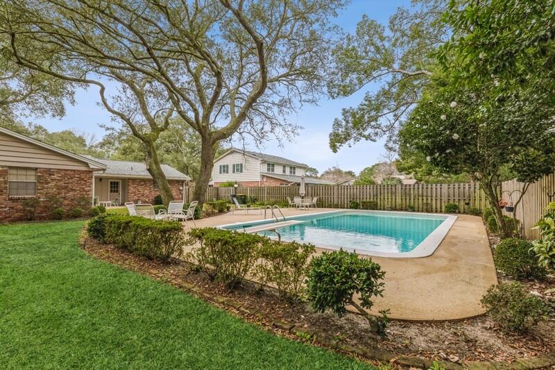 FOREST PARK LOT 32 BLK A - Residential