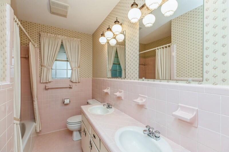 FOREST PARK LOT 32 BLK A - Residential