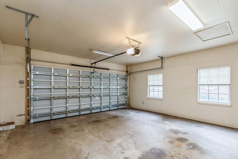 FOREST PARK LOT 32 BLK A - Residential