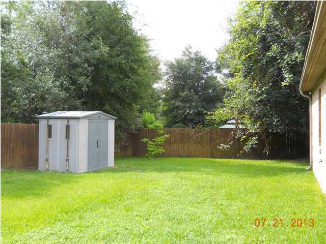 GOLDEN OAKS - Residential Lease