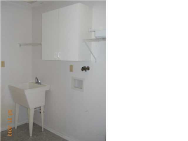 GOLDEN OAKS - Residential Lease