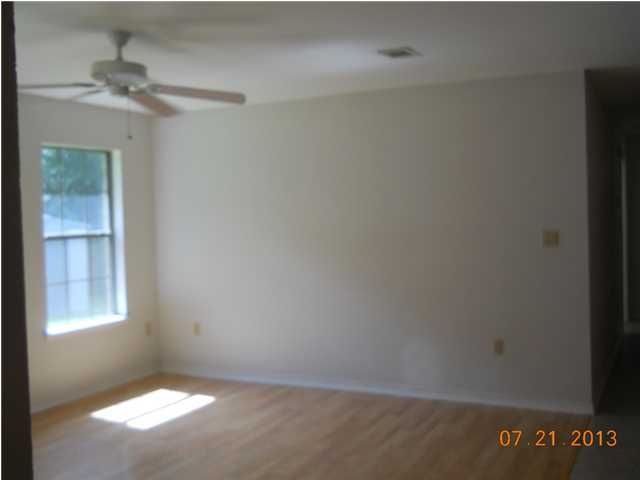 GOLDEN OAKS - Residential Lease