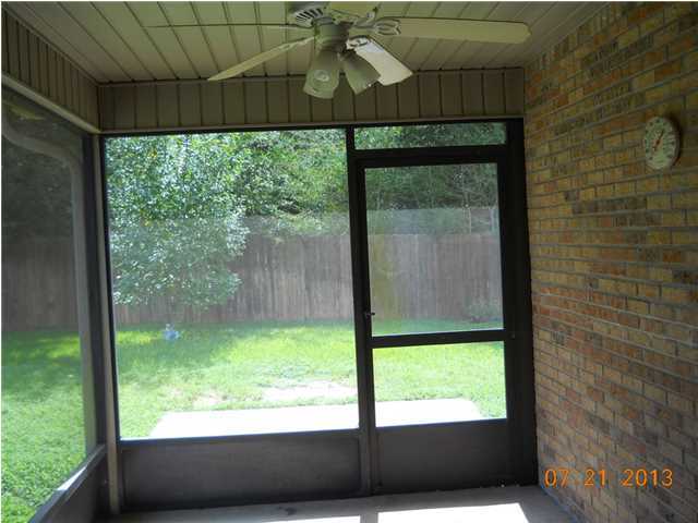 GOLDEN OAKS - Residential Lease