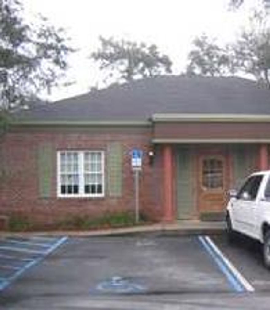 Class A Office space in Live Oak Commons Office Park in Shalimar FL, just minutes outside the gate of Eglin AFB, 1920 SF Class A Office Space, unit will be available March 1, 2021