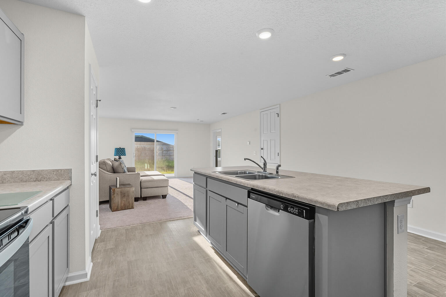 Ventura Manor - Residential