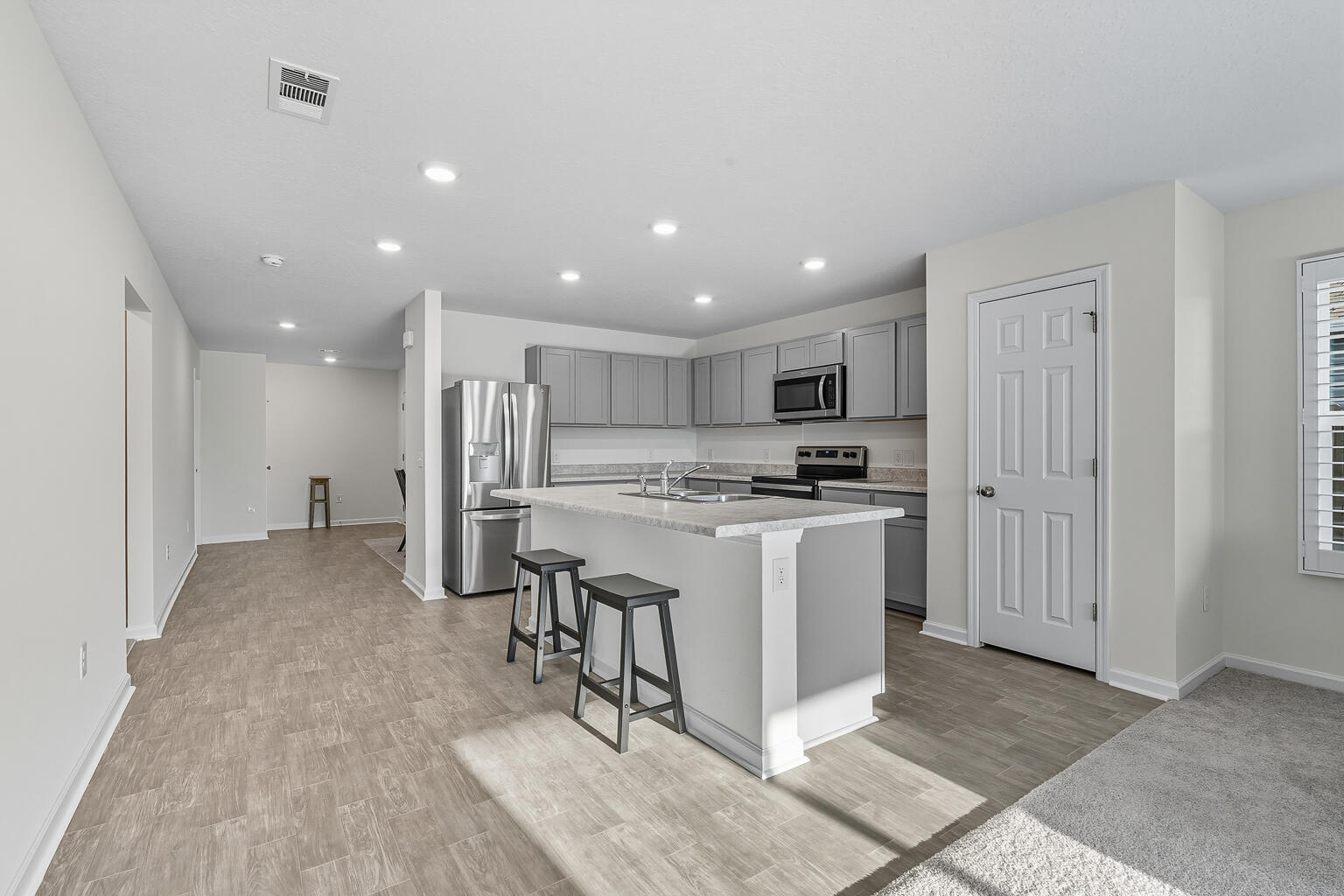 Ventura Manor - Residential