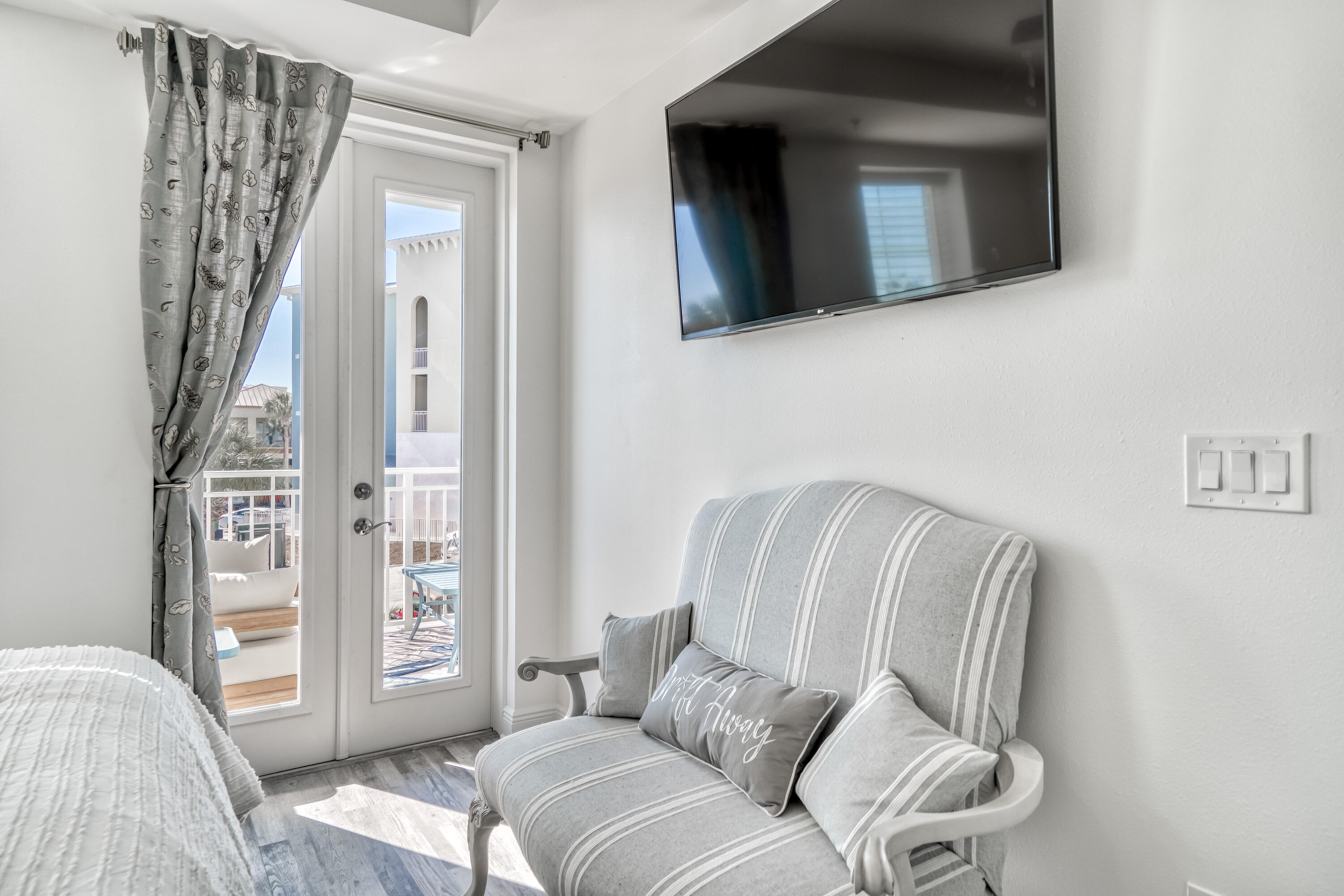 GULF PLACE RESIDENCES - Residential