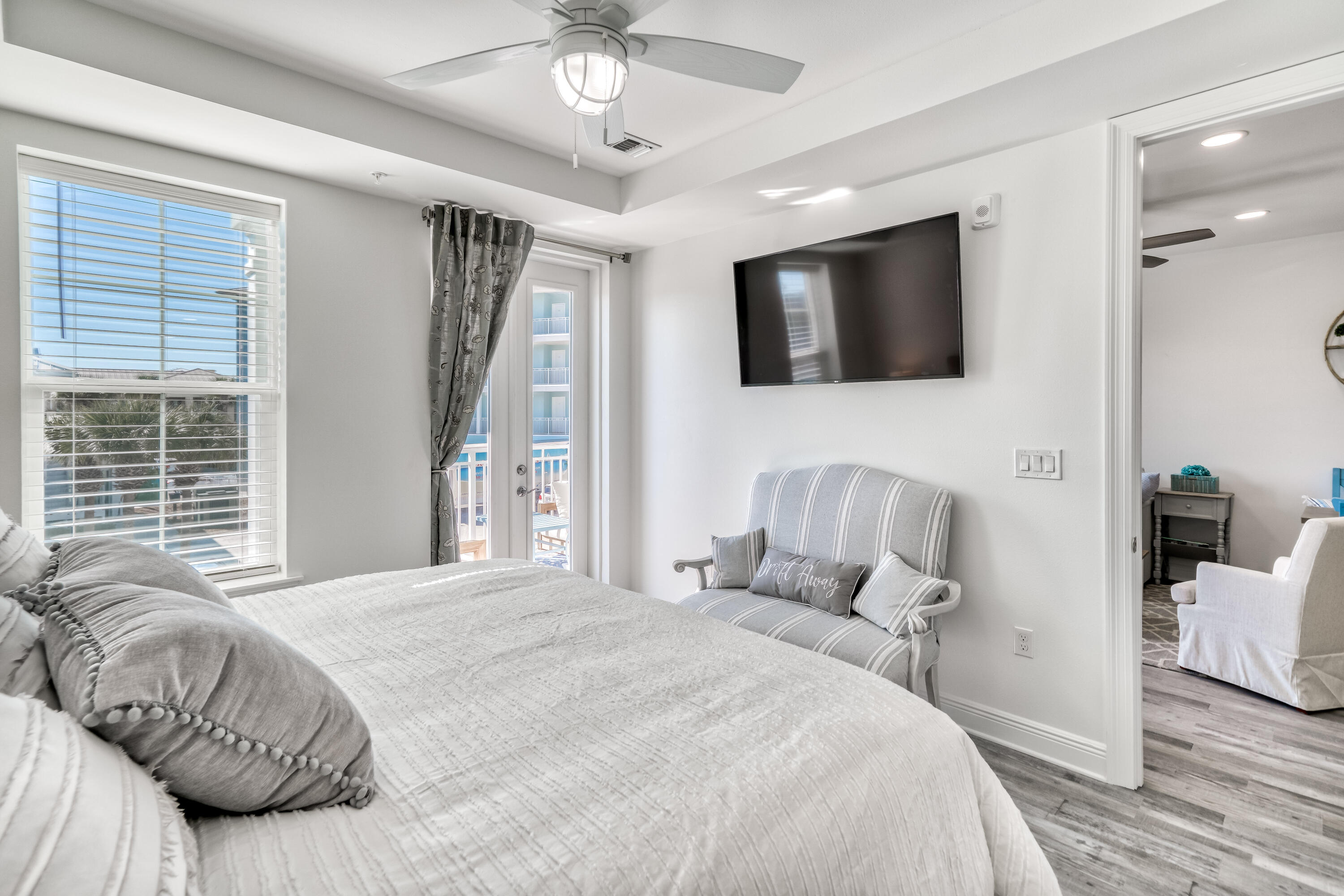 GULF PLACE RESIDENCES - Residential