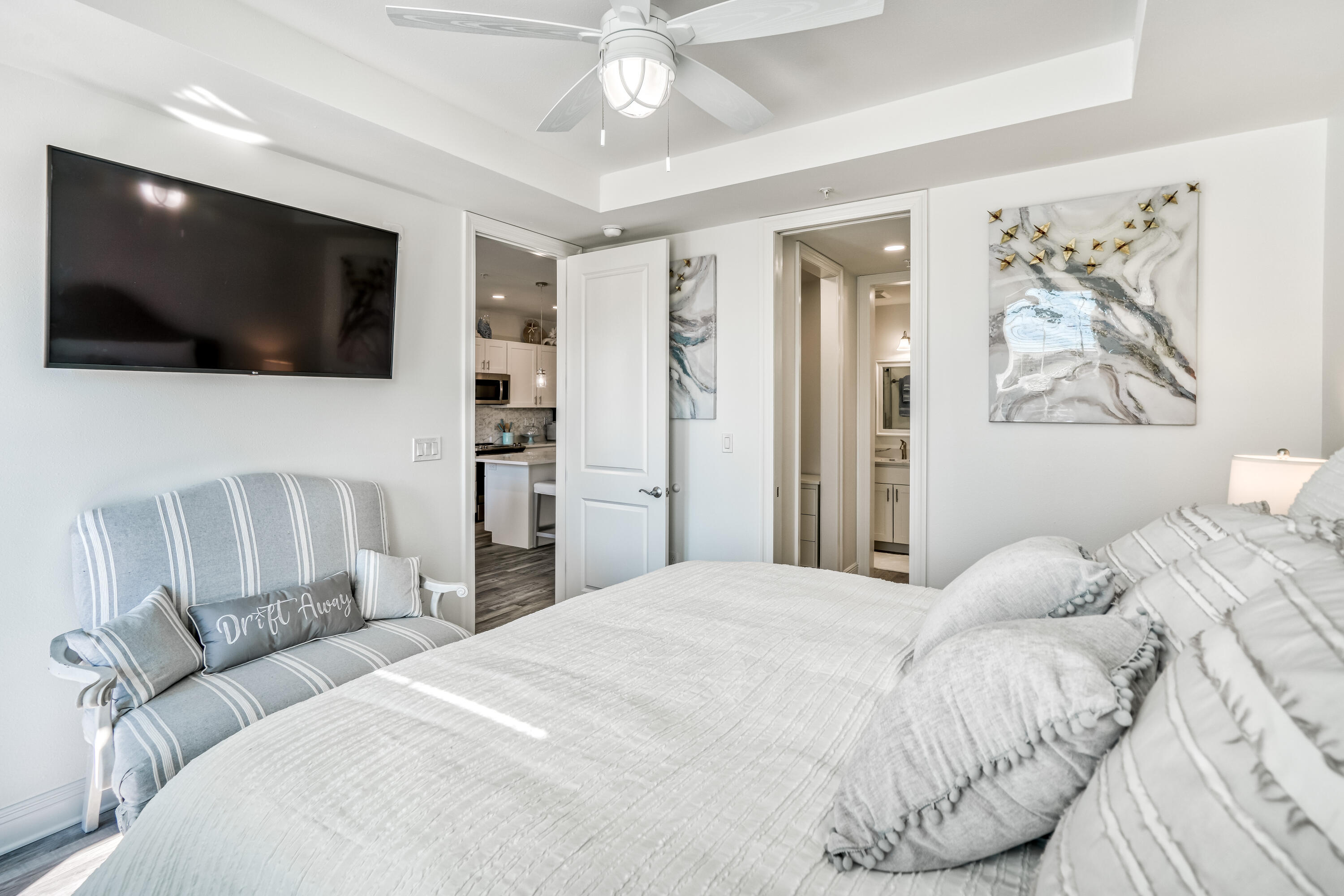 GULF PLACE RESIDENCES - Residential