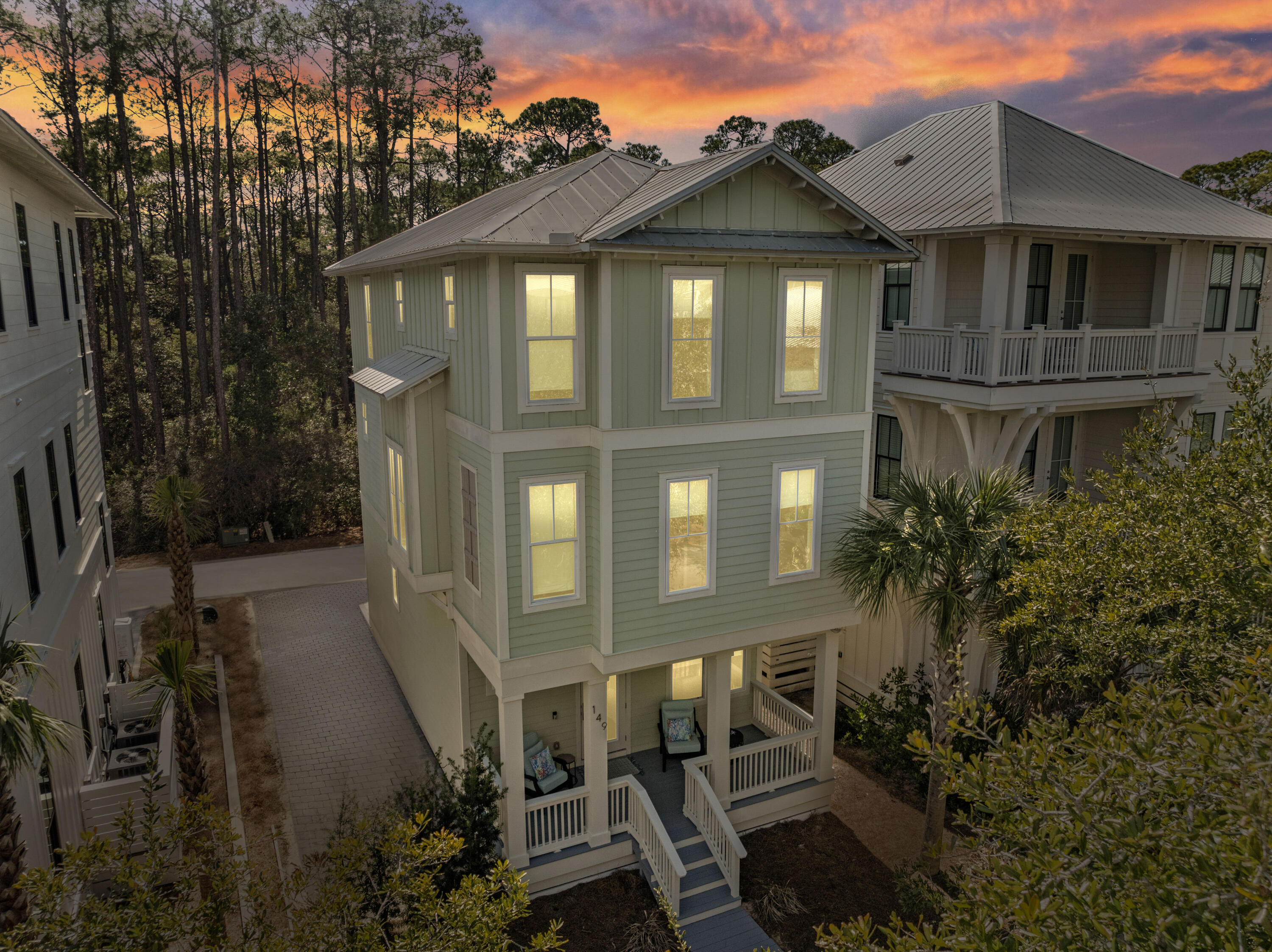 TREETOP VILLAGE - Residential
