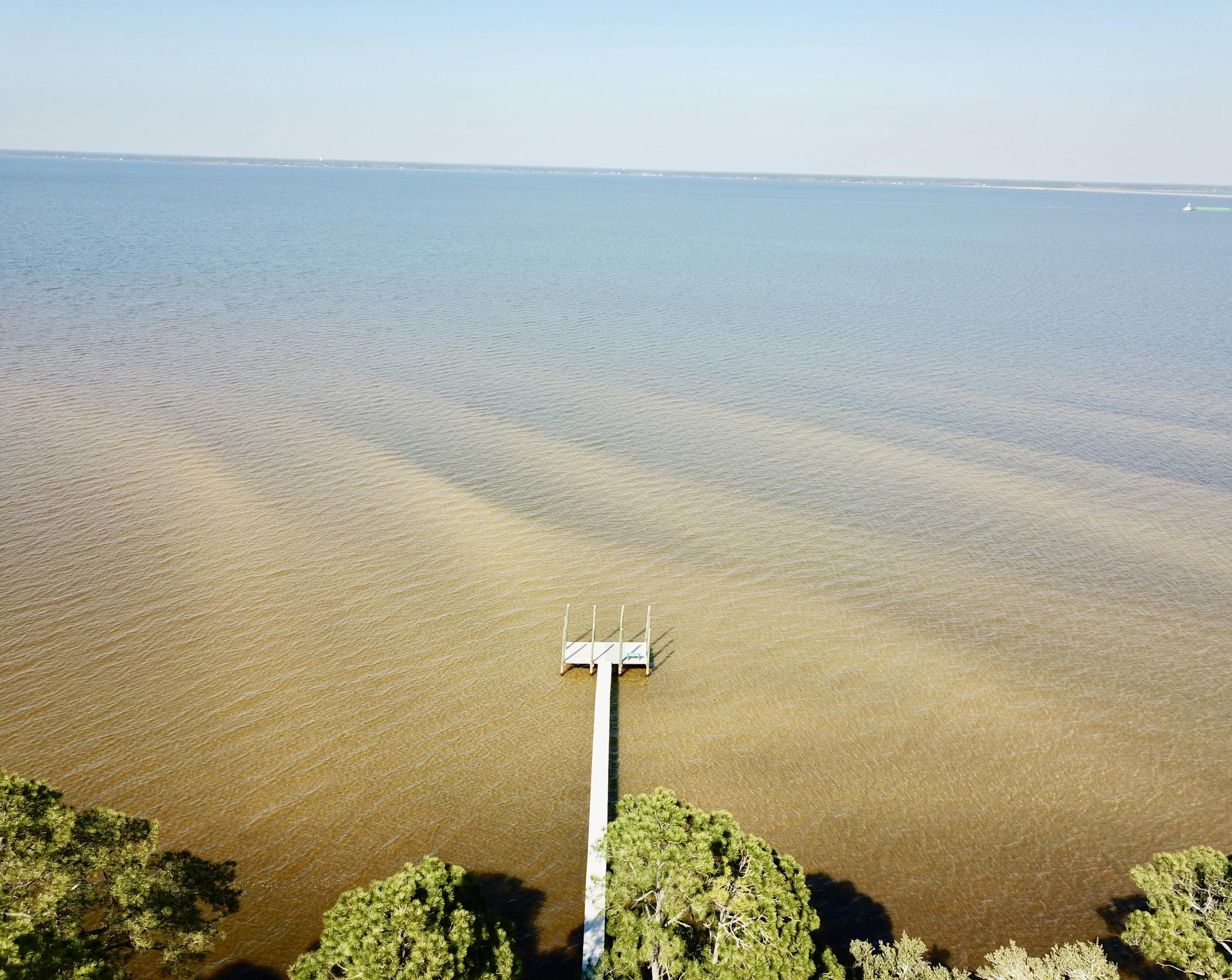 SECLUSION BAY - Land