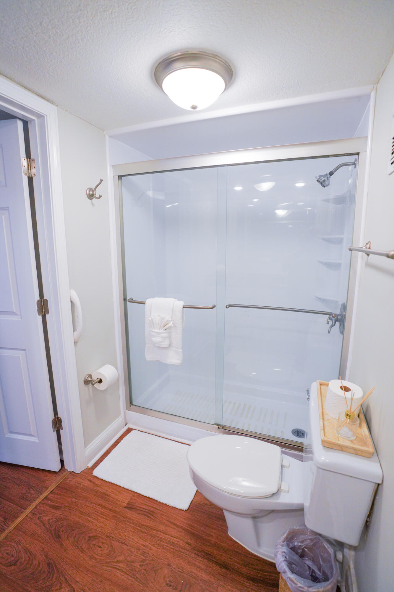 SHORELINE TOWERS 1 - Residential