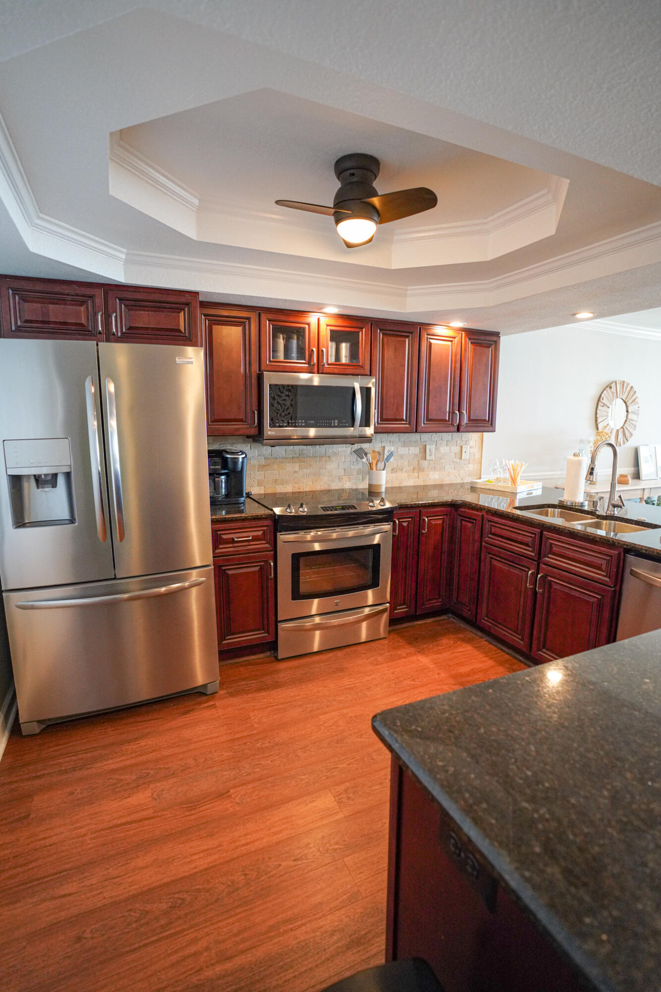 SHORELINE TOWERS 1 - Residential