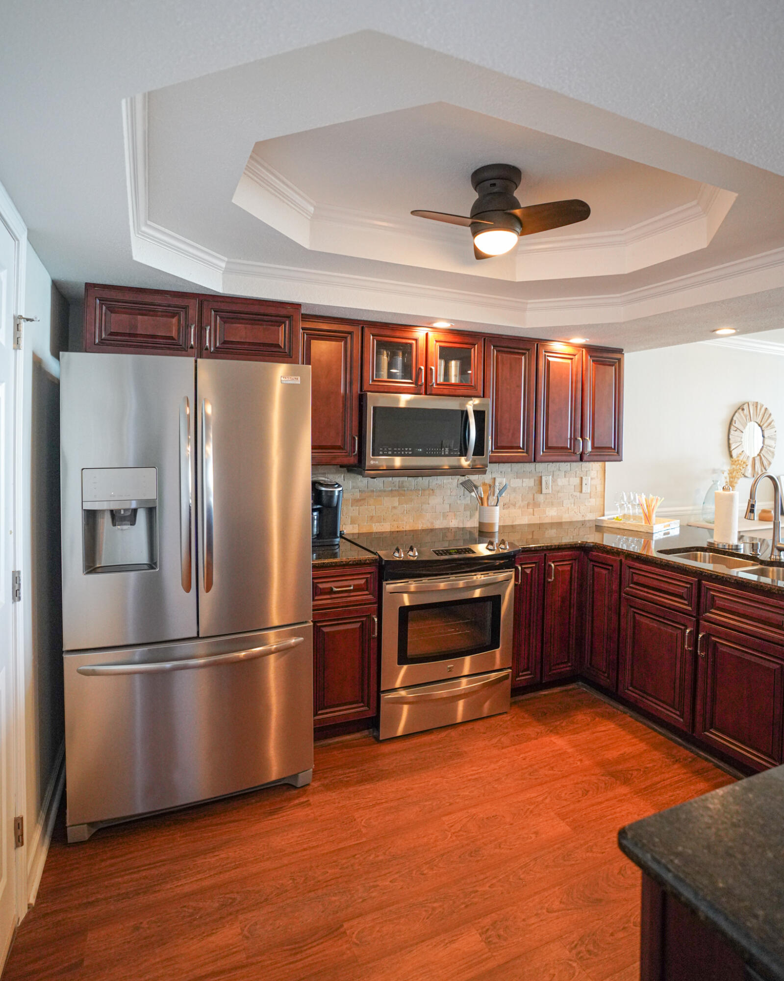 SHORELINE TOWERS 1 - Residential