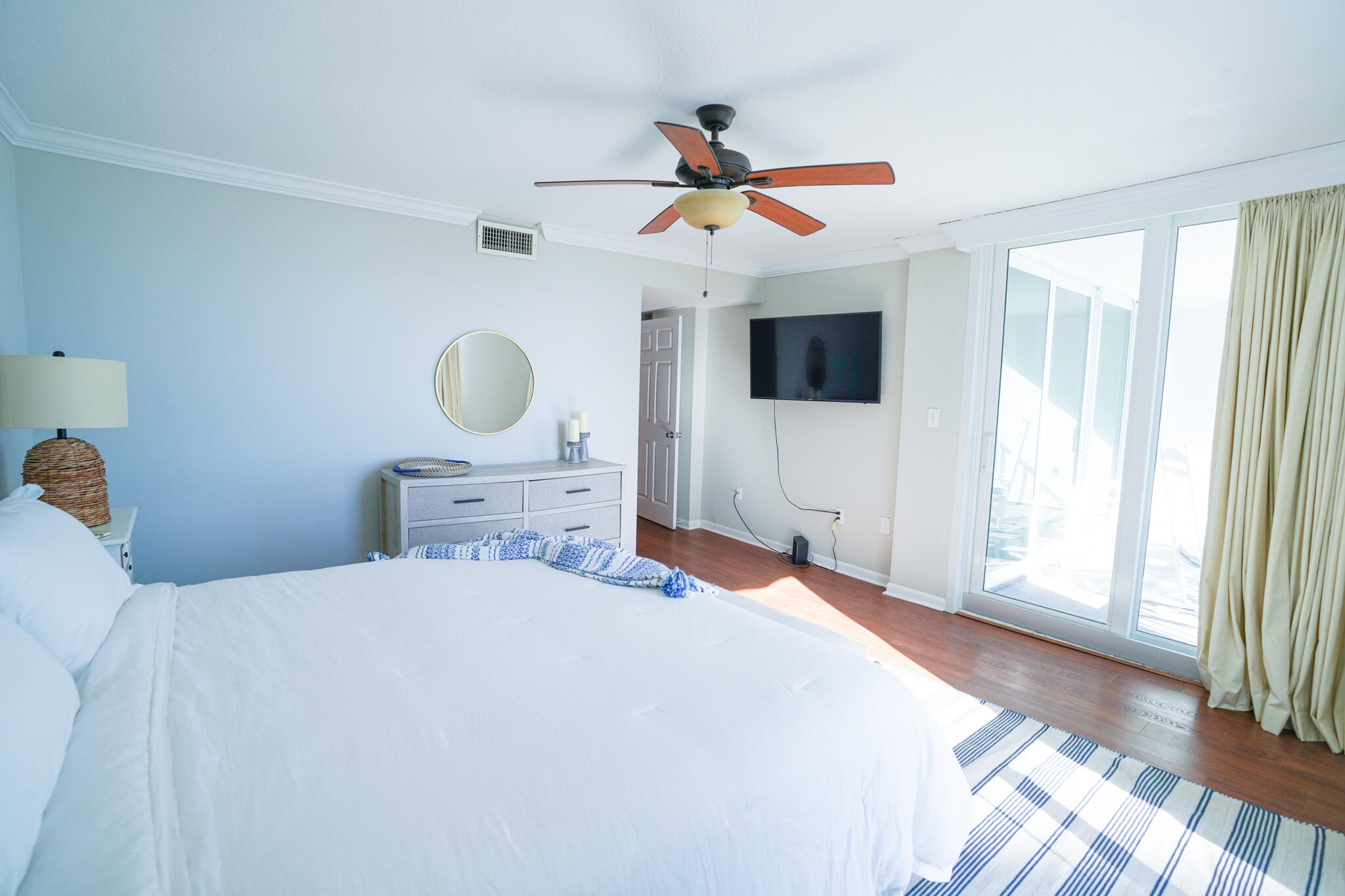 SHORELINE TOWERS 1 - Residential