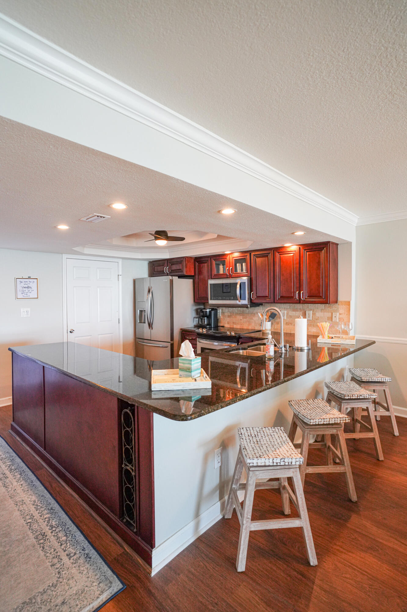 SHORELINE TOWERS 1 - Residential